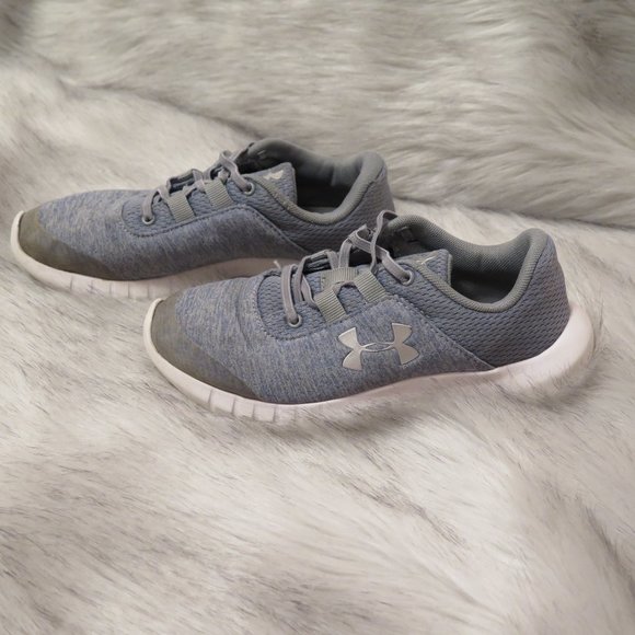 UNDER ARMOUR - Girls Moto Slip on grey runners - Picture 5 of 9